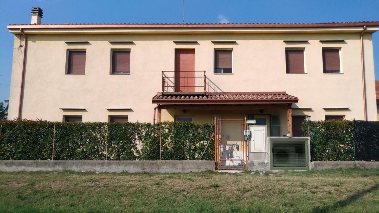 Intero Appartamento Con Giardino E Colazione Dario Parma Exterior foto