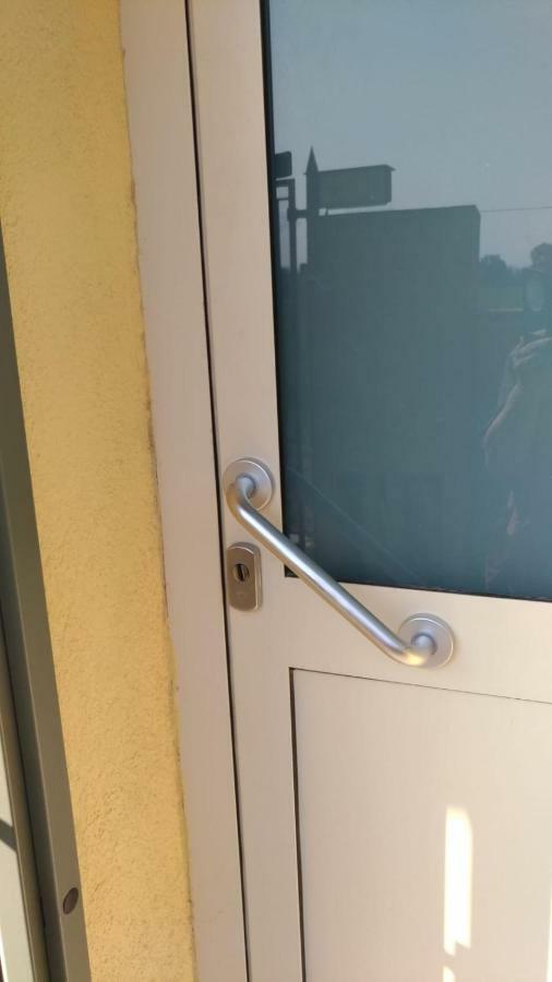 Intero Appartamento Con Giardino E Colazione Dario Parma Exterior foto